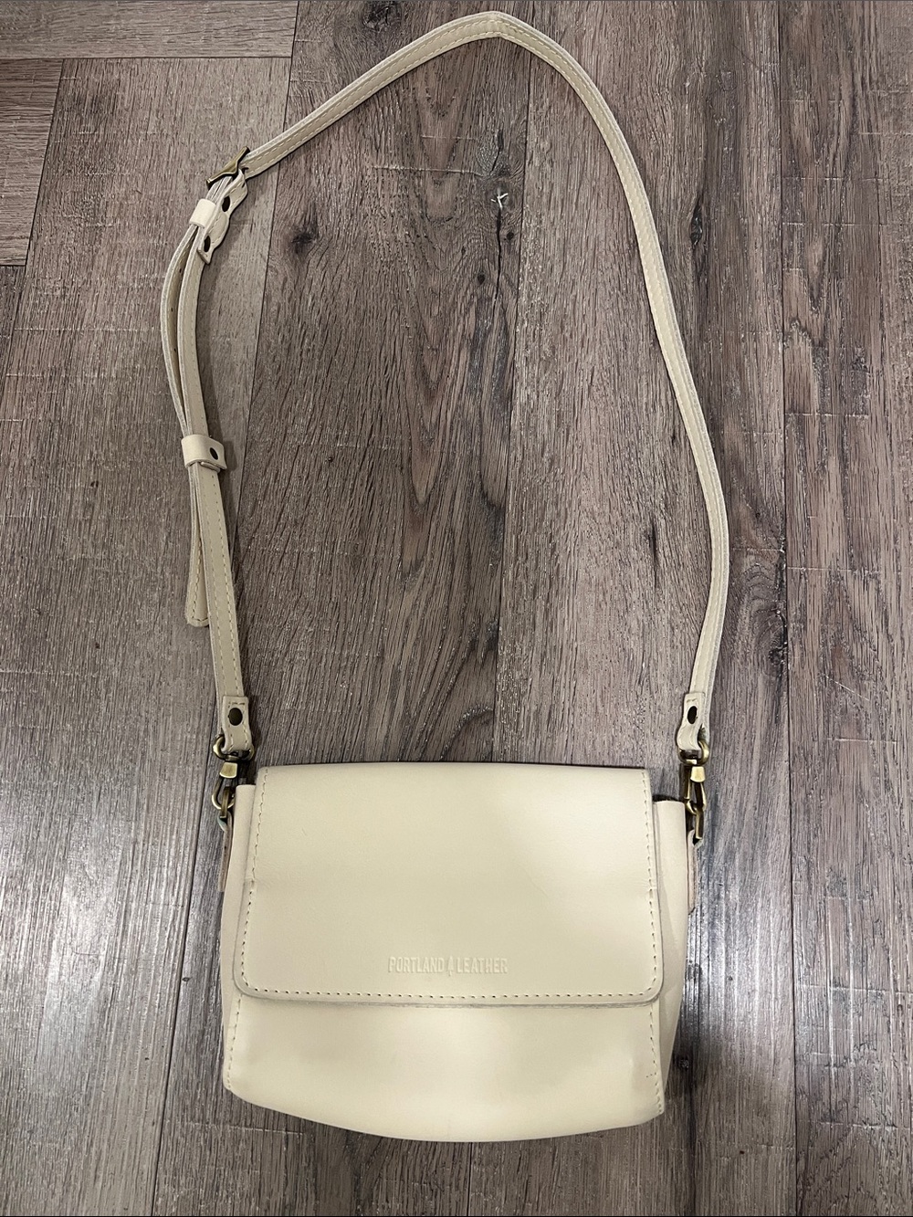 Portland Leather Cream Crossbody Purse with Adjustable Strap
